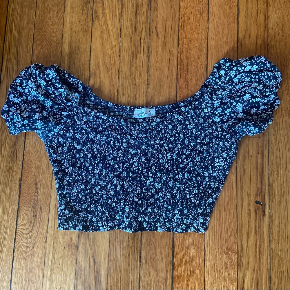 Hollister Floral Scrunch Crop Top